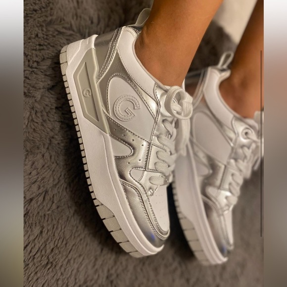 NWT GUESS Women's White and Silver Sneakers size: 10M - Picture 5 of 5